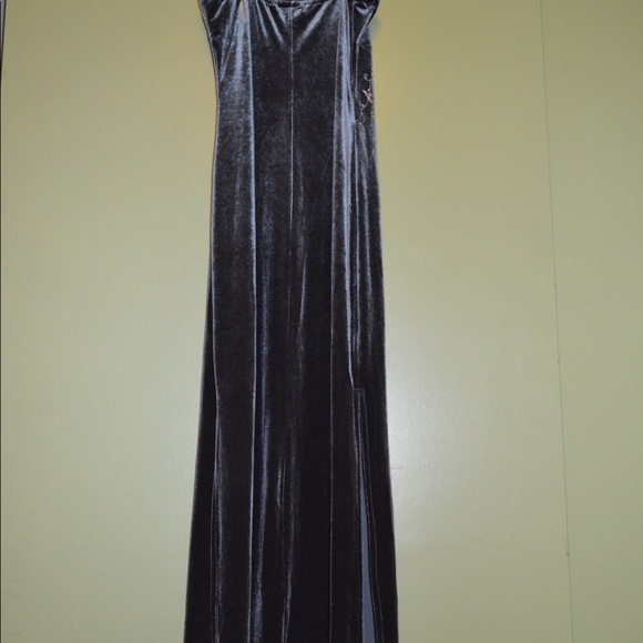 Velvet Formal Gown M - Picture 6 of 10